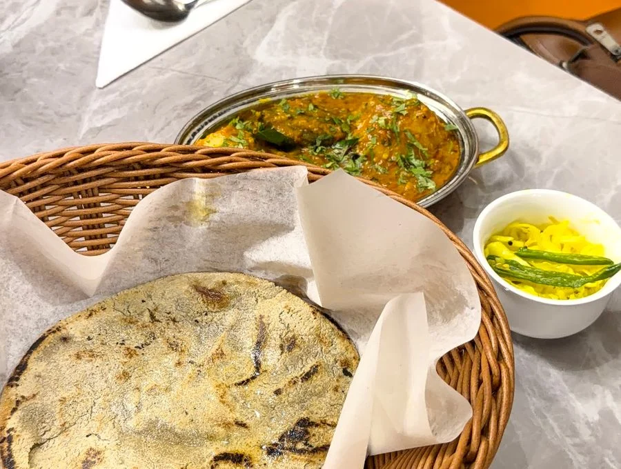 Saag and makki di roti